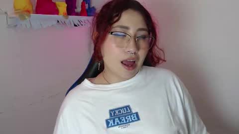 Snapshot of littlee_red chatting on 11-22-25, 08:30 Angel online show from 11-22-25, 08:30