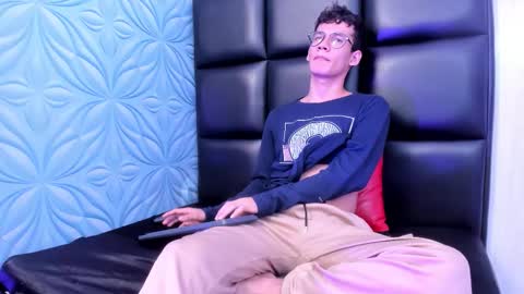 MAX online show from 09-10-25, 12:16
