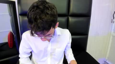 MAX online show from 09-11-25, 11:54