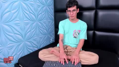 MAX online show from 09-24-25, 12:30