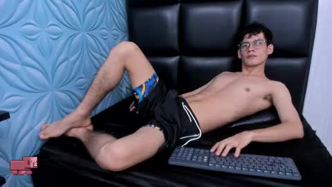 MAX online show from 09-25-25, 11:36