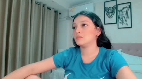 Sarahs Room online show from 12-18-24, 11:40