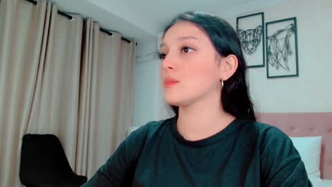 Sarahs Room online show from 12-22-24, 02:17