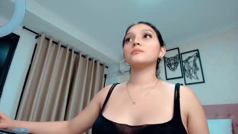 Sarahs Room online show from 03-02-25, 07:21