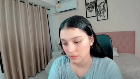Snapshot of littlemolly_pregnant chatting on 11-03-25, 08:32 Sarahs Room online show from 11-03-25, 08:32