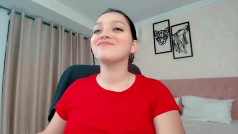 Snapshot of littlemolly_pregnant chatting on 11-07-25, 11:16 Sarahs Room online show from 11-07-25, 11:16