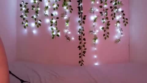 Moon online show from 10-20-25, 02:23