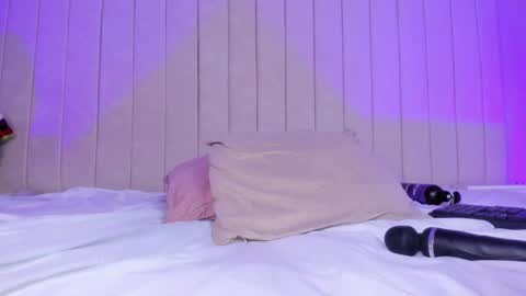 im olivia IG littleolivia01 online show from 12-28-24, 05:57
