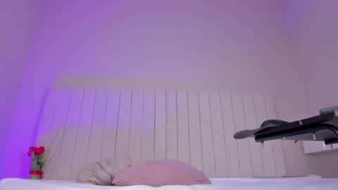 im olivia IG littleolivia01 online show from 01-11-25, 04:03