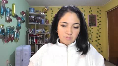 Mia  Wednesday to Sunday 730 am to 1030 am Colombian Hour D online show from 12-23-24, 04:01