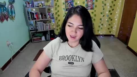 Mia  Wednesday to Sunday 730 am to 1030 am Colombian Hour D online show from 01-13-25, 04:28