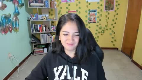 Mia  Wednesday to Sunday 730 am to 1030 am Colombian Hour D online show from 02-10-25, 12:50