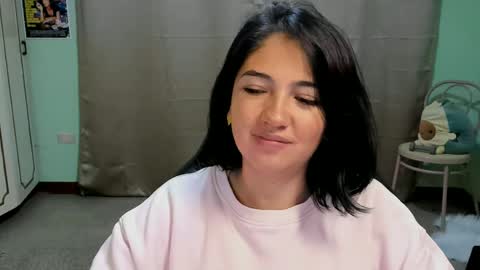 Mia  Wednesday to Sunday 730 am to 1030 am Colombian Hour D online show from 09-16-25, 06:14