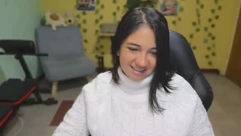 Mia  Wednesday to Sunday 730 am to 1030 am Colombian Hour D online show from 12-16-25, 05:12