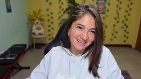 Mia  Wednesday to Sunday 730 am to 1030 am Colombian Hour D online show from 02-20-26, 06:26