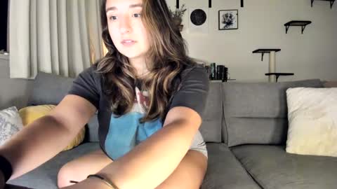 Snapshot of littlerowbo chatting on 10-12-25, 05:50 Allison D online show from 10-12-25, 05:50