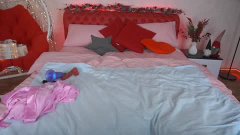 Masha  online show from 12-18-24, 10:08