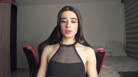 Snapshot of littlesissy_ chatting on 12-04-24, 01:25 Sofi online show from 12-04-24, 01:25