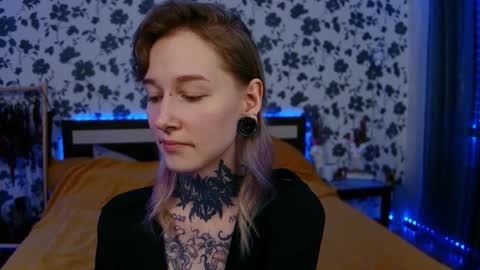 Niki  free tg channel with some photos gifs and info about streams  online show from 10-21-25, 06:19