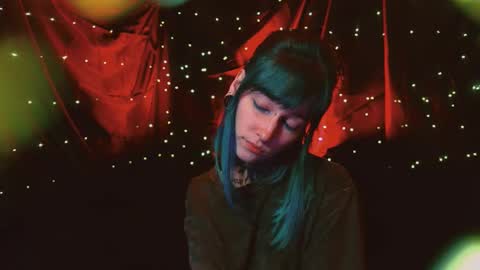 Niki  free tg channel with some photos gifs and info about streams  online show from 11-02-25, 03:58