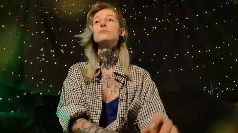 Niki  free tg channel with some photos gifs and info about streams  online show from 01-18-26, 07:45