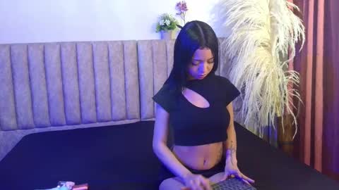 Snapshot of littlestar_sm chatting on 11-27-25, 04:58 littlestar_sm online show from 11-27-25, 04:58