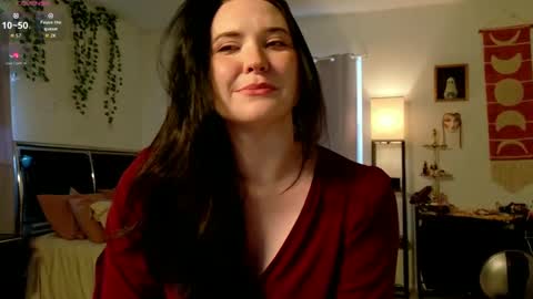 Snapshot of littlesub_e chatting on 11-18-25, 12:31 Eliza online show from 11-18-25, 12:31