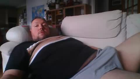 littlesubbear online show from 11-21-25, 01:21