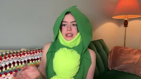 Snapshot of littlesugarpea chatting on 01-04-25, 03:50 Little Sugar Pea  online show from 01-04-25, 03:50