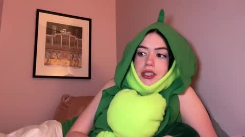 Snapshot of littlesugarpea chatting on 01-09-25, 02:43 Little Sugar Pea  online show from 01-09-25, 02:43