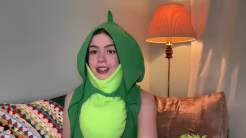 Snapshot of littlesugarpea chatting on 01-12-25, 03:49 Little Sugar Pea  online show from 01-12-25, 03:49