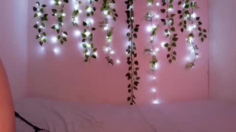 Moon online show from 10-20-25, 02:23