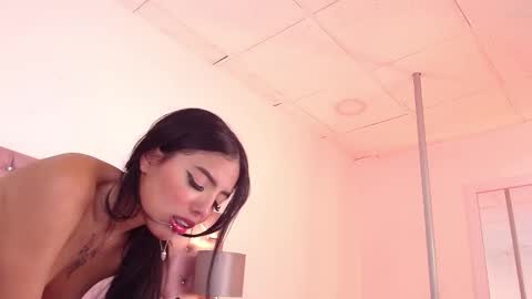 Snapshot of liv20_ chatting on 10-05-25, 04:16 Nicky online show from 10-05-25, 04:16