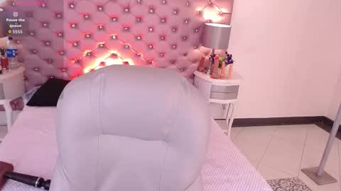 Snapshot of liv20_ chatting on 10-26-25, 03:45 Nicky online show from 10-26-25, 03:45