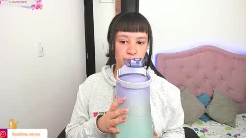 Katalina Novoa. online show from 01-10-25, 03:16
