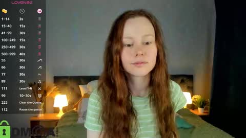 Snapshot of livelyluna chatting on 09-26-25, 08:29 livelyluna online show from 09-26-25, 08:29