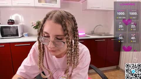 My name is Livy Nice to meet you  Thumbs up please its important online show from 11-20-25, 06:40