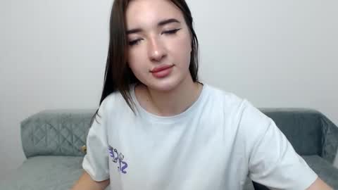 Snapshot of lixivey chatting on 11-27-25, 04:20 Dominica online show from 11-27-25, 04:20