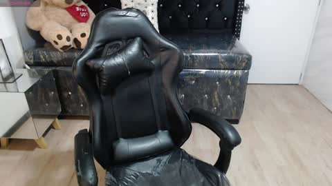 Liz online show from 01-26-25, 03:06