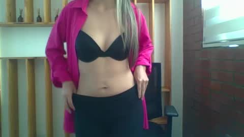Snapshot of liz_28 chatting on 10-03-25, 03:42 liz_28 online show from 10-03-25, 03:42