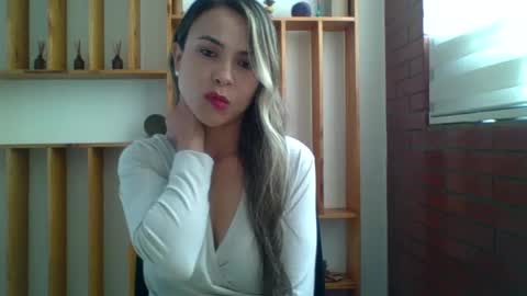 Snapshot of liz_28 chatting on 10-09-25, 03:54 liz_28 online show from 10-09-25, 03:54