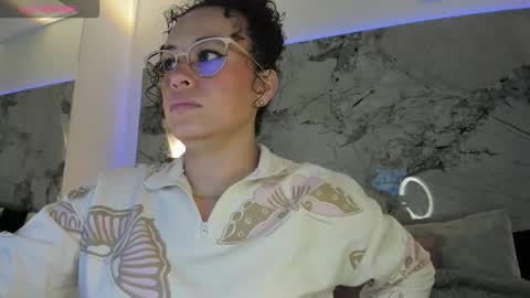 Liz  online show from 12-17-25, 10:54