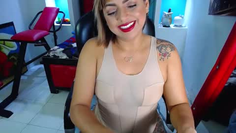 Snapshot of liz_tyler chatting on 12-04-24, 12:19 Liz Tyler online show from 12-04-24, 12:19