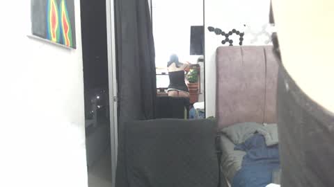 Snapshot of liza_thurner chatting on 01-26-25, 12:05 Liza Thurner online show from 01-26-25, 12:05