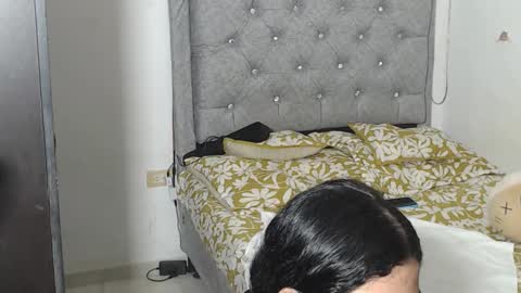 Snapshot of liza_thurner chatting on 10-23-25, 01:38 Liza Thurner online show from 10-23-25, 01:38