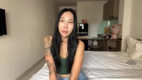 Snapshot of lizbethkvilhaug chatting on 11-12-25, 08:15 Lizz online show from 11-12-25, 08:15