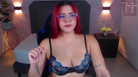 Snapshot of lizowenn_ chatting on 02-18-26, 12:34 LIZETH online show from 02-18-26, 12:34