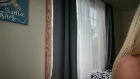 Liz Purr online show from 01-09-25, 06:47