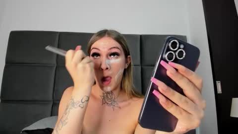 lizz_luna online show from 10-04-25, 03:21