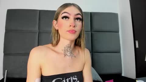 lizz_luna online show from 10-16-25, 02:51